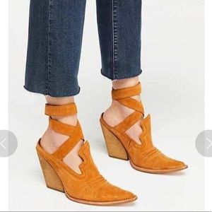 New Jeffrey Campbell Sunny Days Shoe Boot, Patent Leather Red, Size 7.5